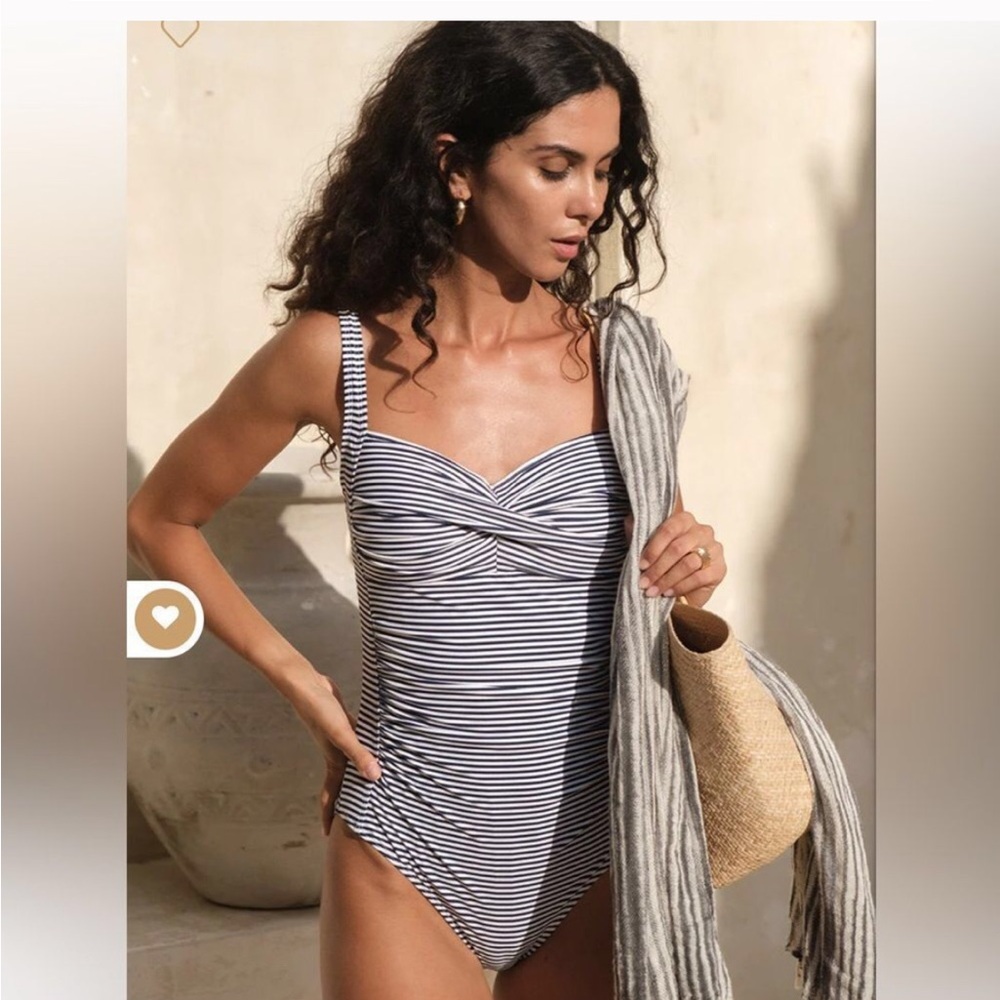 NWOT Nip Tuck Swim Sorrento Stripe Joanne One Piece Swimsuit Size 6